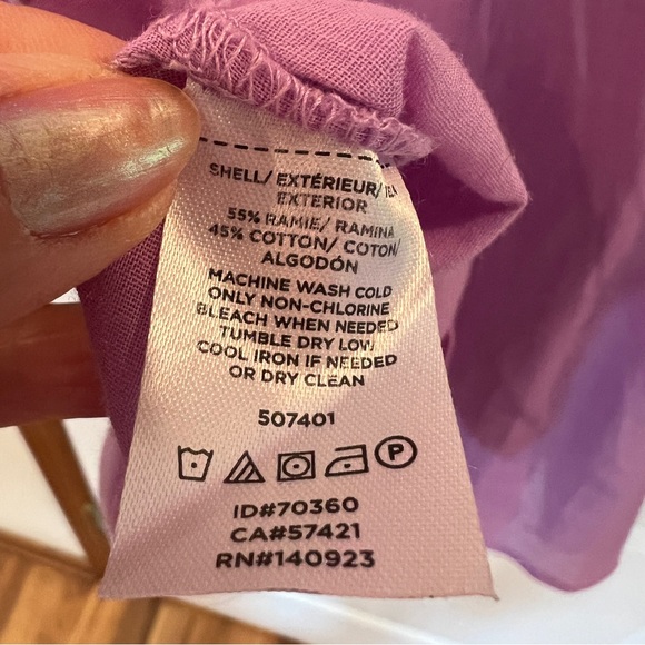 Ladies Large Set of 2 Like NEW Blouses: Loft Lavender + GAP Navy Dot - Picture 7 of 14